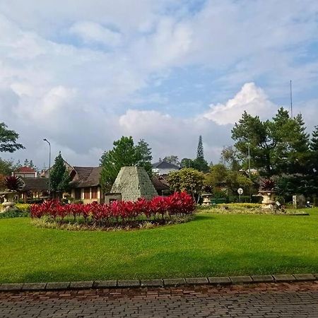Designer Villa Tokyo Cianjur Exterior foto