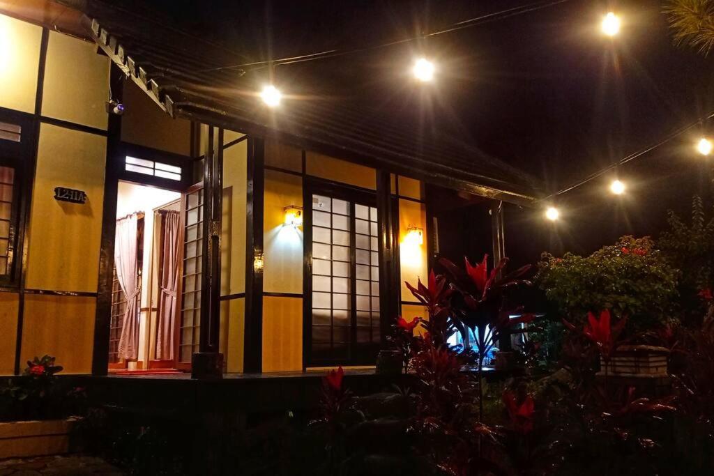 Designer Villa Tokyo Cianjur Exterior foto
