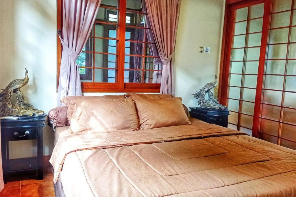 Designer Villa Tokyo Cianjur Exterior foto