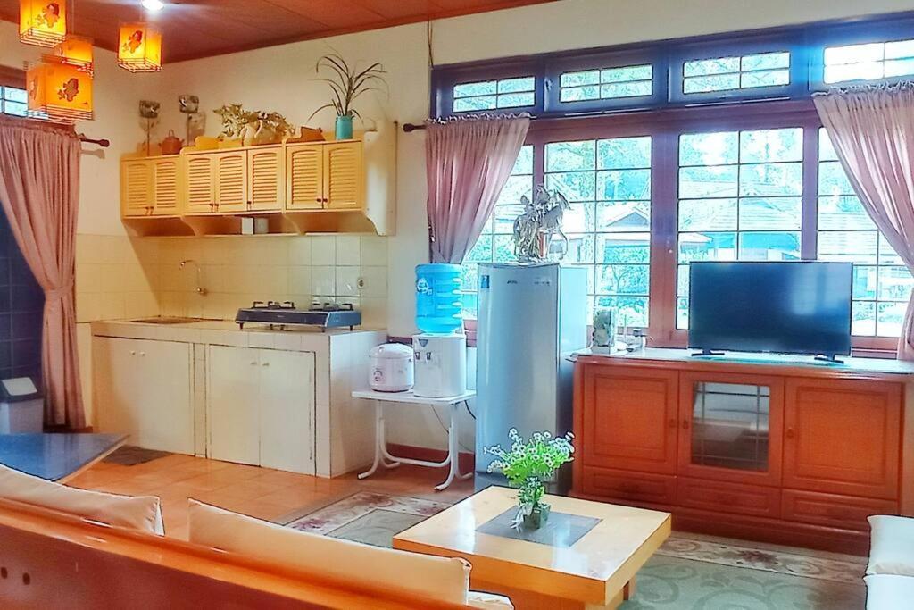 Designer Villa Tokyo Cianjur Exterior foto