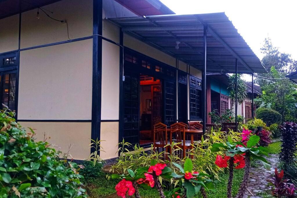 Designer Villa Tokyo Cianjur Exterior foto