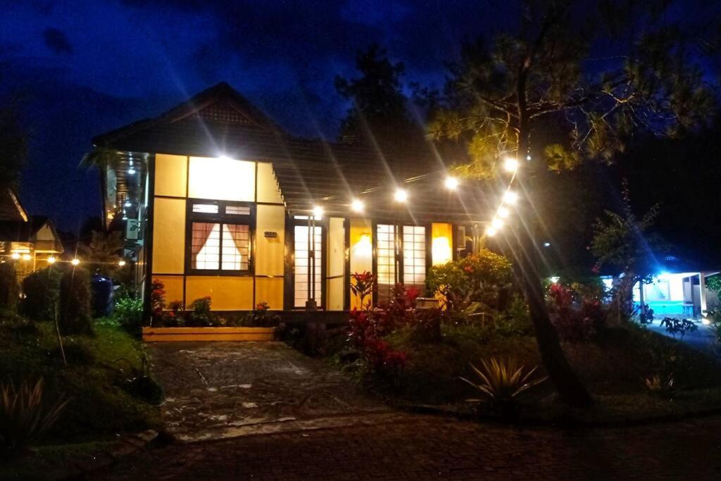 Designer Villa Tokyo Cianjur Exterior foto