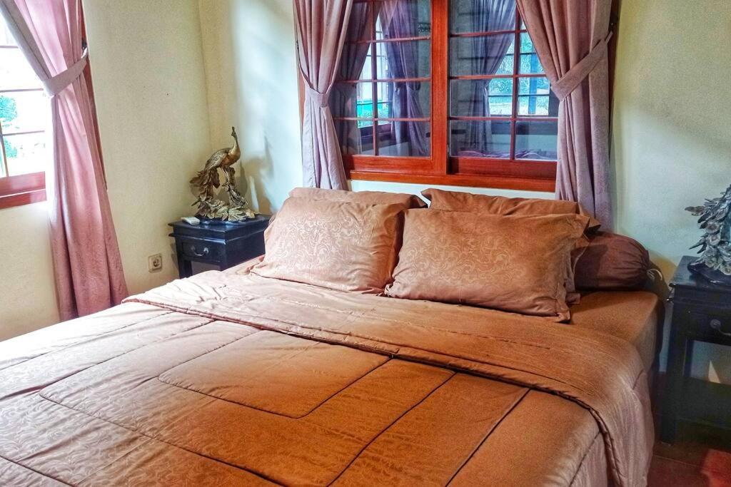 Designer Villa Tokyo Cianjur Exterior foto