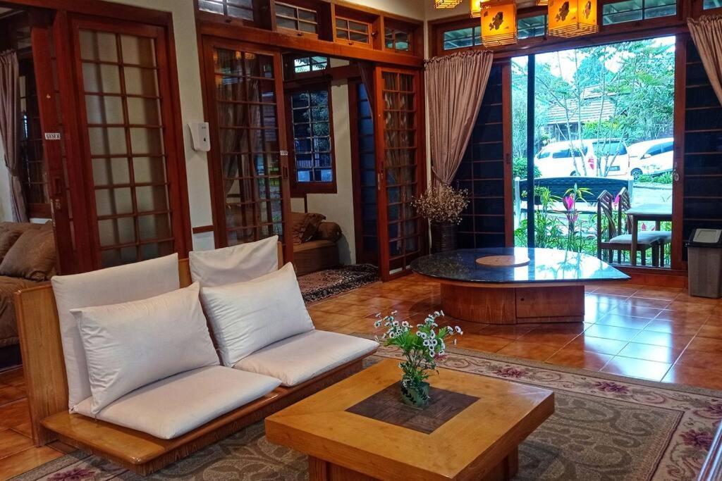 Designer Villa Tokyo Cianjur Exterior foto