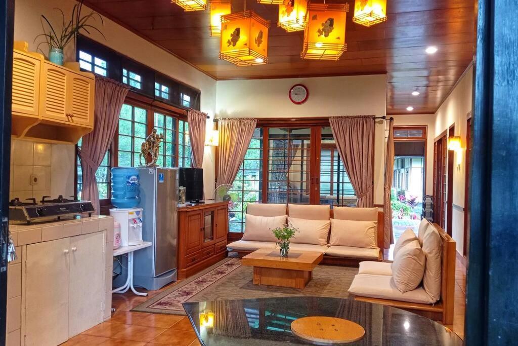 Designer Villa Tokyo Cianjur Exterior foto
