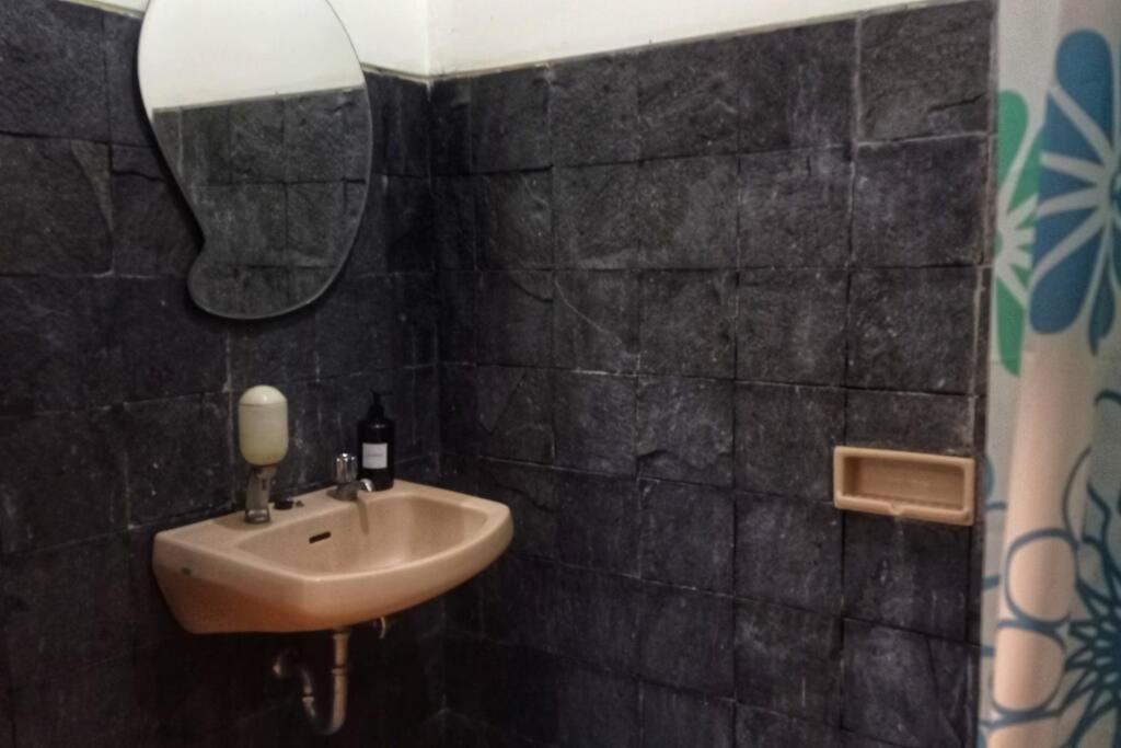 Designer Villa Tokyo Cianjur Exterior foto