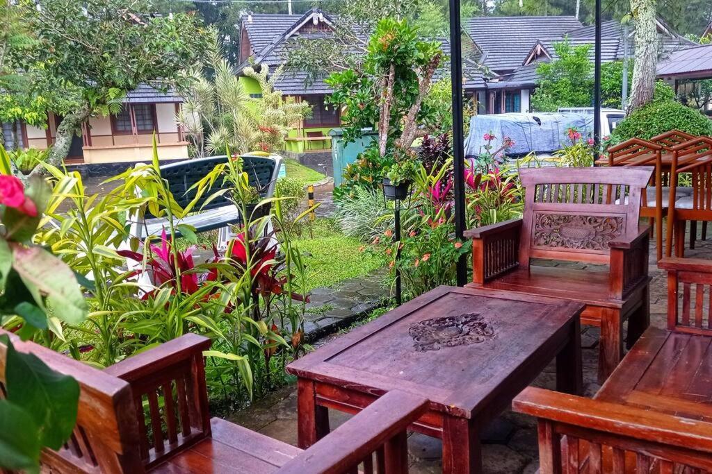 Designer Villa Tokyo Cianjur Exterior foto